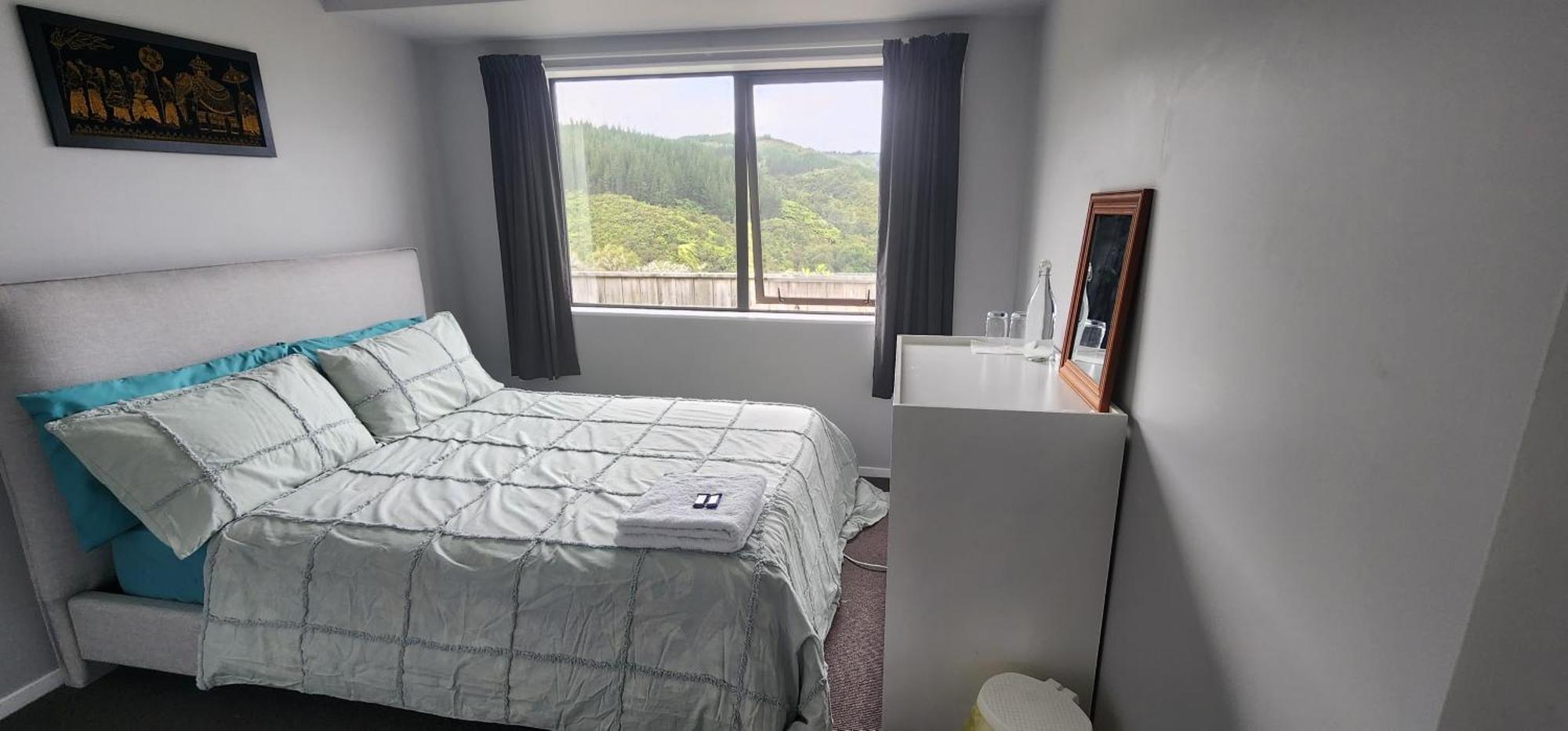 A Comfortable Room In Upper Hutt With Views - Homestay Esterno foto